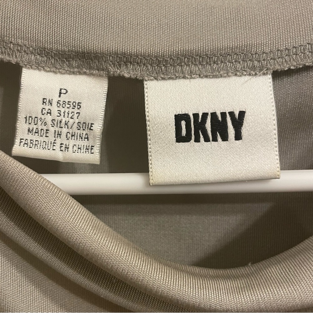 Women’s Vintage DKNY Petite Small 100% silk top
